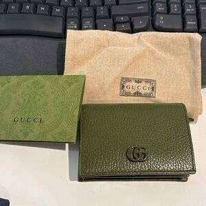 Gucci marmont green wallet